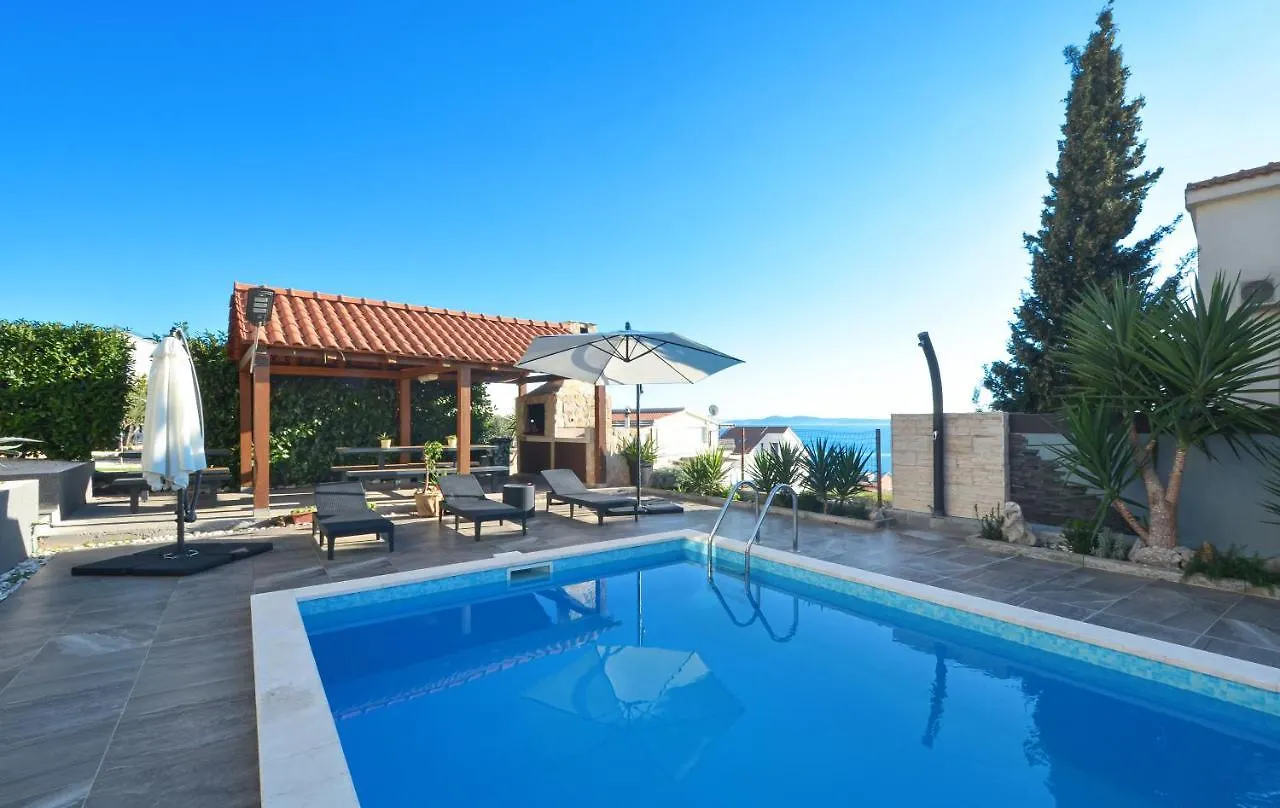Stunning View Apartment With Pool Trogir