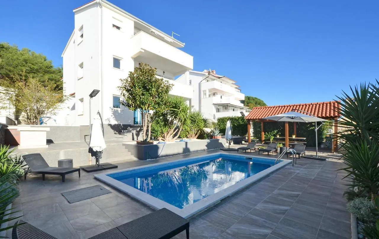 Stunning View Apartment With Pool Trogir 0*,  Kroatië